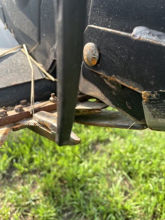 2005 MacDon 973-36 Header Combine