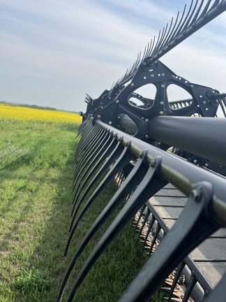 2005 MacDon 973-36 Header Combine