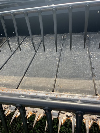 2005 MacDon 973-36 Header Combine