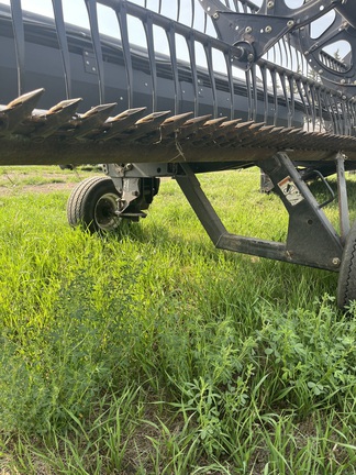 2005 MacDon 973-36 Header Combine
