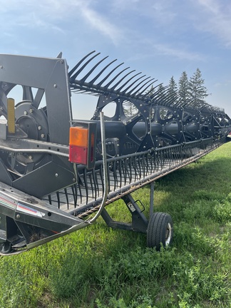 2005 MacDon 973-36 Header Combine