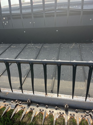 2005 MacDon 973-36 Header Combine