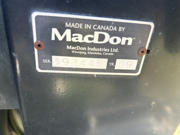 2009 MacDon FD70 Header Combine