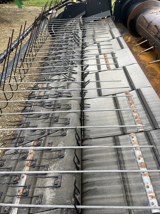 2009 MacDon PW7 Header Combine