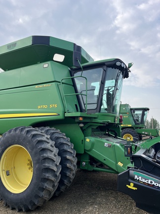 2009 John Deere 9770 STS Combine