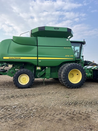 2009 John Deere 9770 STS Combine