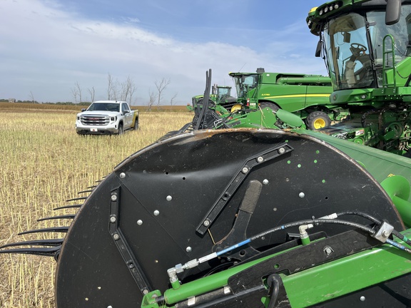 2022 John Deere RD40F Header Combine