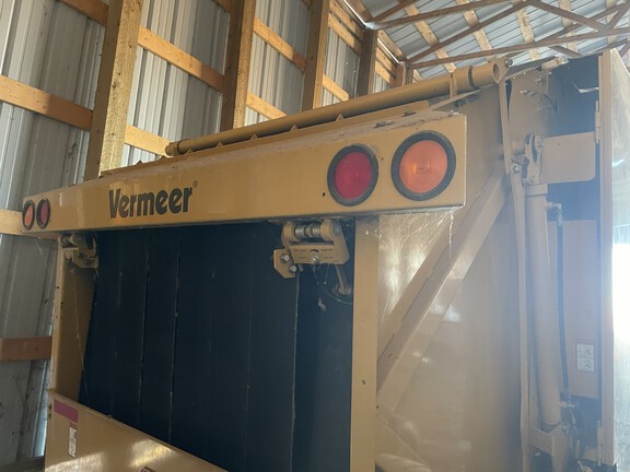 2008 Vermeer 605M Baler/Round