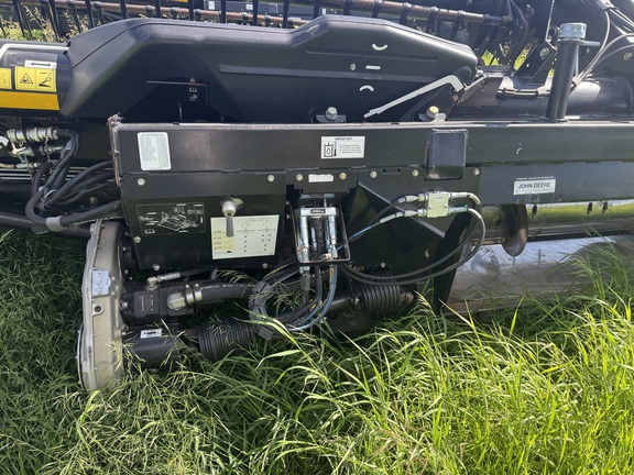 2016 MacDon FD75 Header Combine