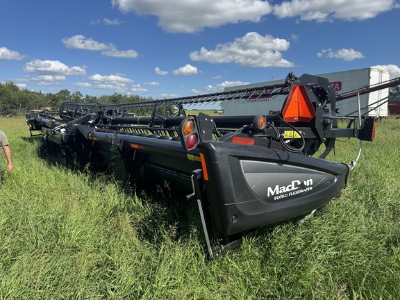 2016 MacDon FD75 Header Combine