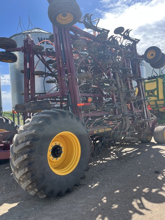 2017 Seed Hawk 60-12TXB Air Seeder
