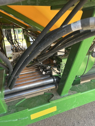 2017 Seed Hawk 60-12TXB Air Seeder