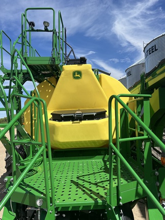 2017 Seed Hawk 60-12TXB Air Seeder