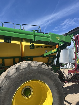 2017 Seed Hawk 60-12TXB Air Seeder