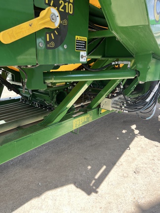 2017 Seed Hawk 60-12TXB Air Seeder