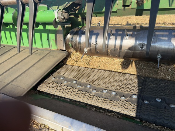 2017 John Deere 640FD Header Combine