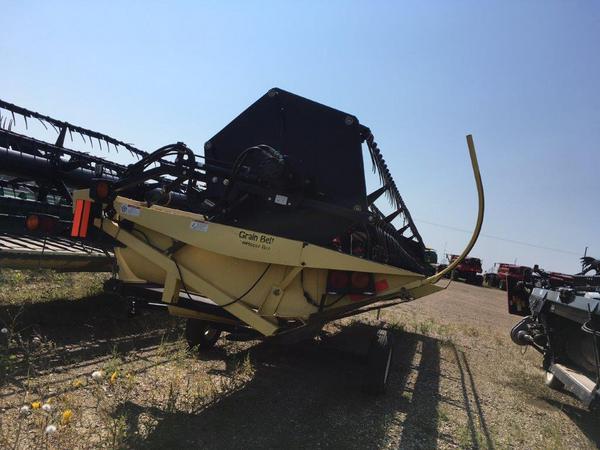 2006 Honey Bee SP30 Header Combine