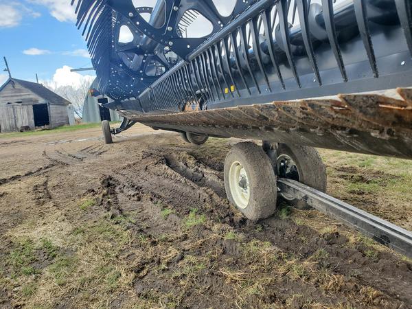 2021 MacDon FD140 Header Combine