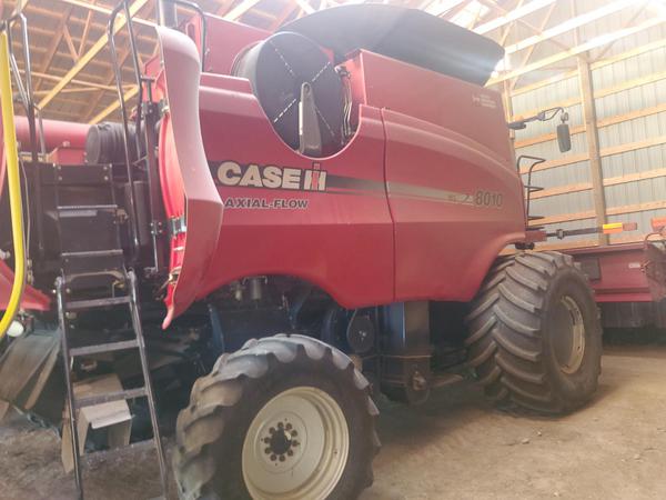 2007 Case 8010 Combine