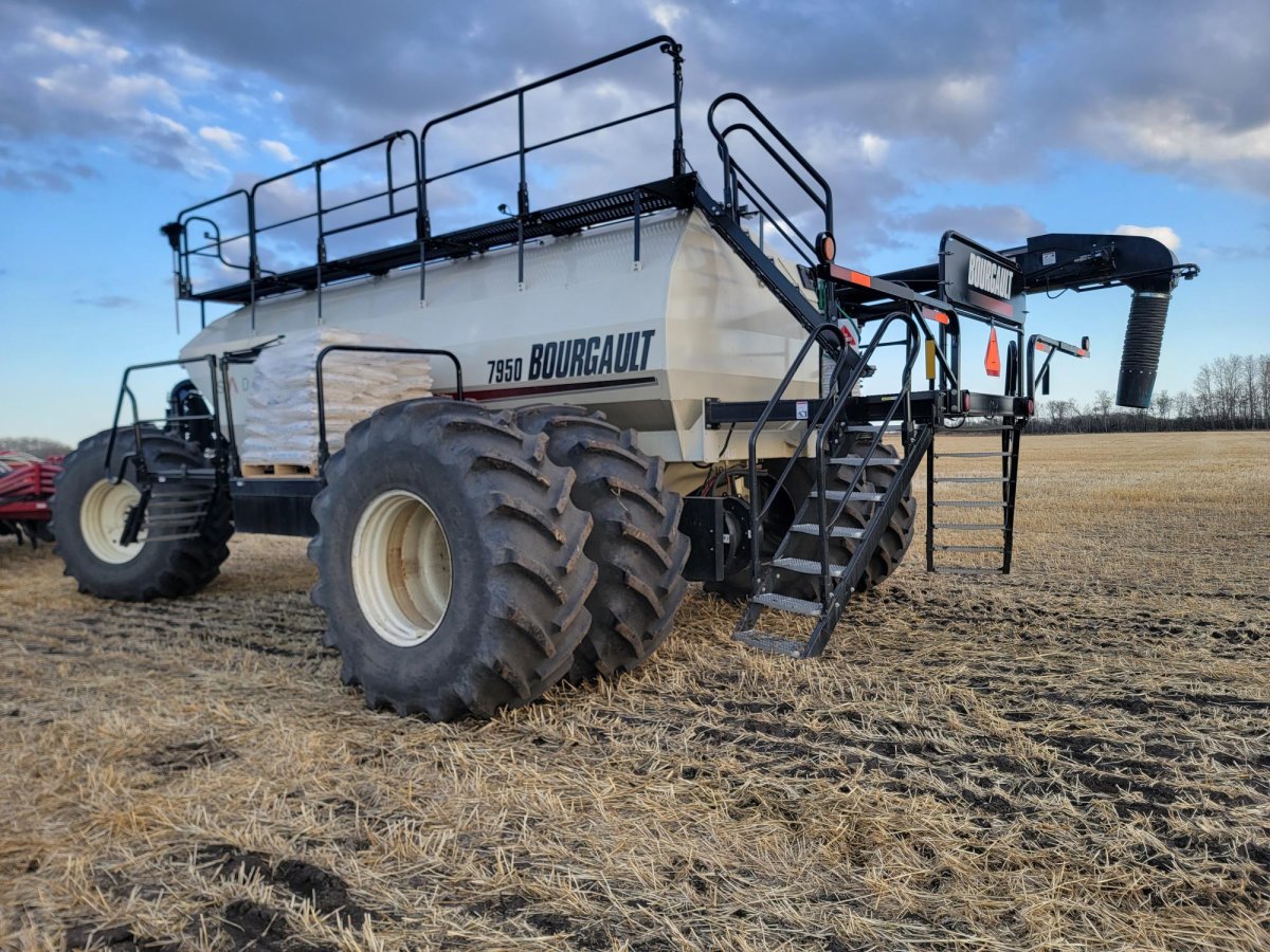 2016 Bourgault 3320-76 Seeding Tool