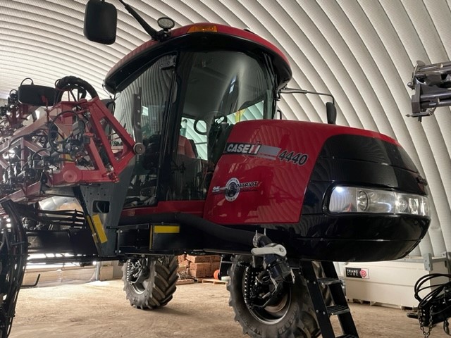 2017 Case 4440-120 Sprayer/High Clearance