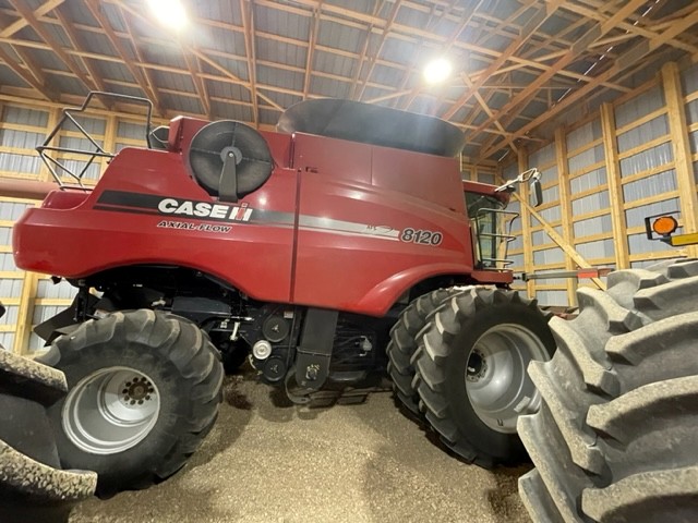2011 Case 8120 Combine