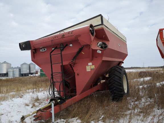 J&M 675-14 Grain Cart