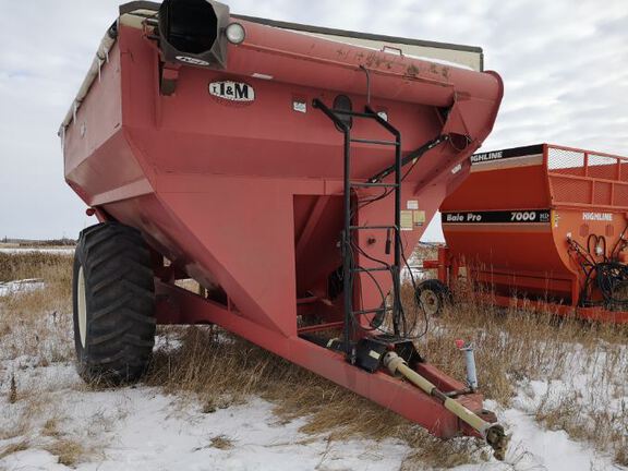 J&M 675-14 Grain Cart