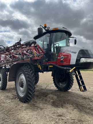 2017 Case 4440 Sprayer/High Clearance