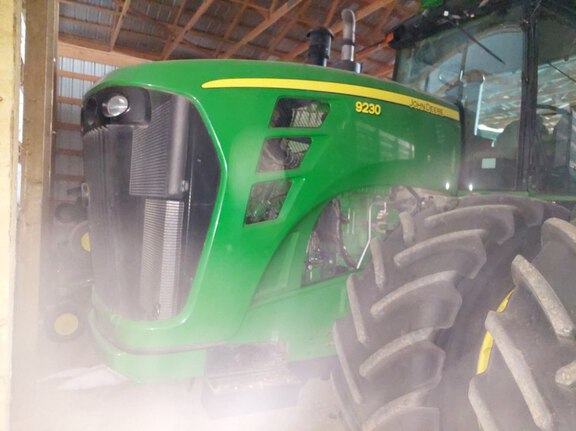 2009 John Deere 9230 Tractor 4WD