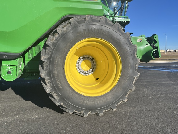 2024 John Deere X9 1100 Combine