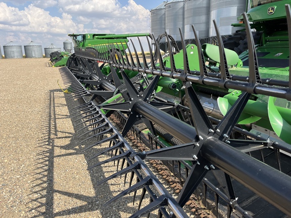 2022 John Deere RD40F Header Combine