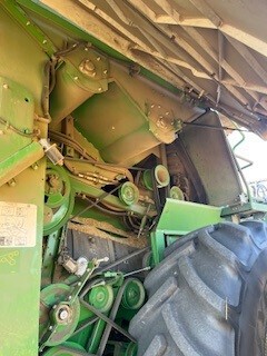 2016 John Deere S690 Combine