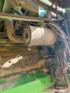 2016 John Deere S690 Combine