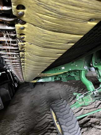 2022 John Deere HD35R Header Combine