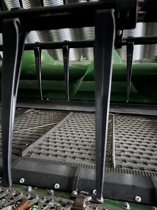 2022 John Deere HD35R Header Combine