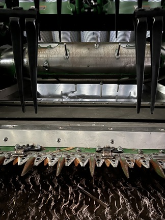 2022 John Deere HD35R Header Combine