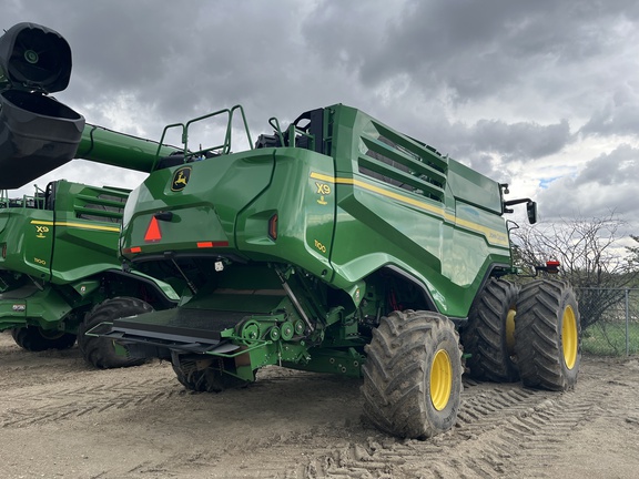 2025 John Deere X9 1100 Combine
