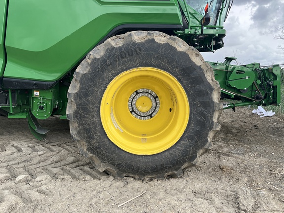 2025 John Deere X9 1100 Combine