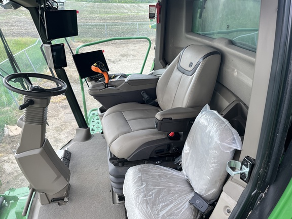 2025 John Deere X9 1100 Combine