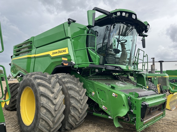 2025 John Deere X9 1100 Combine