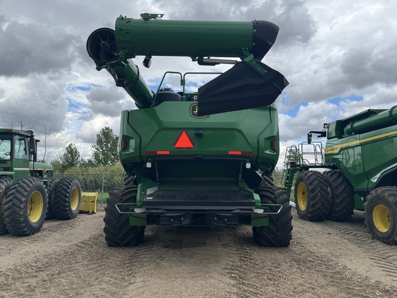 2025 John Deere X9 1100 Combine