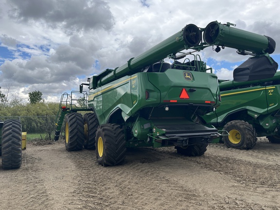 2025 John Deere X9 1100 Combine