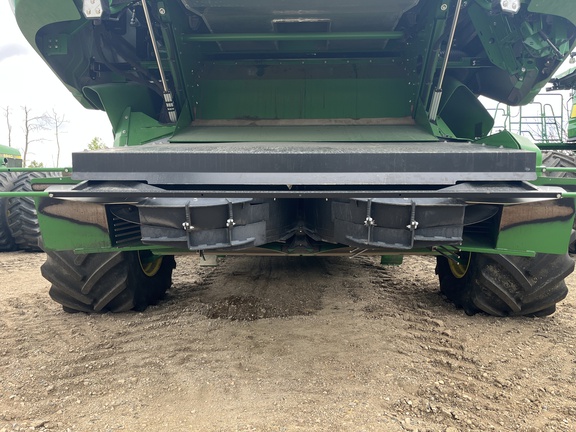 2025 John Deere X9 1100 Combine