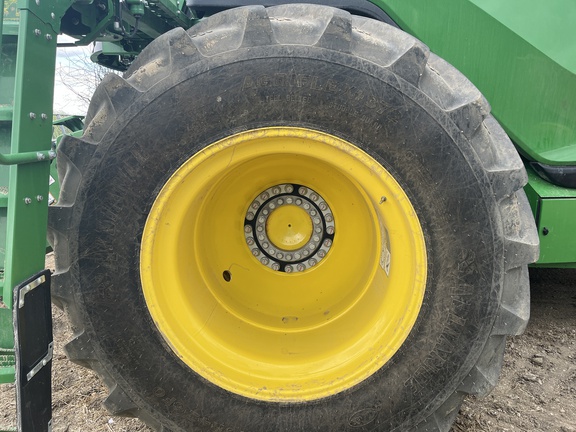 2025 John Deere X9 1100 Combine