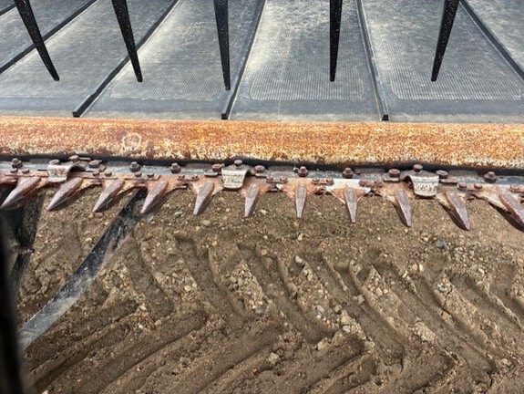 2015 MacDon M205 Windrower