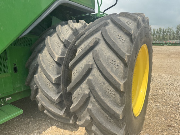 2024 John Deere X9 1000 Combine
