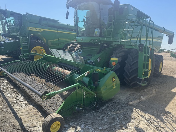 2012 John Deere 615P Header Combine