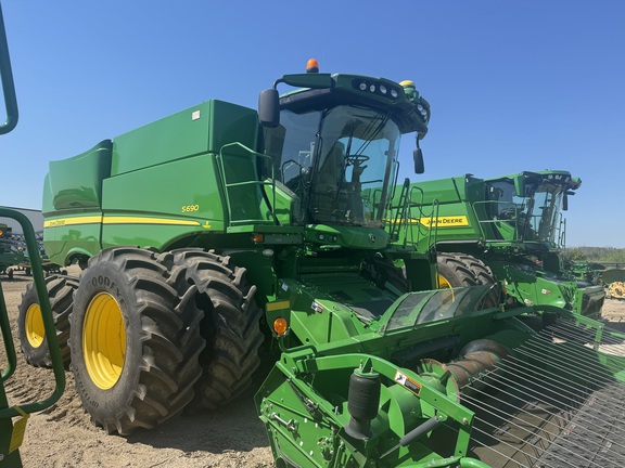 2012 John Deere 615P Header Combine