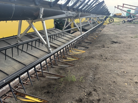 2010 John Deere A400 Windrower